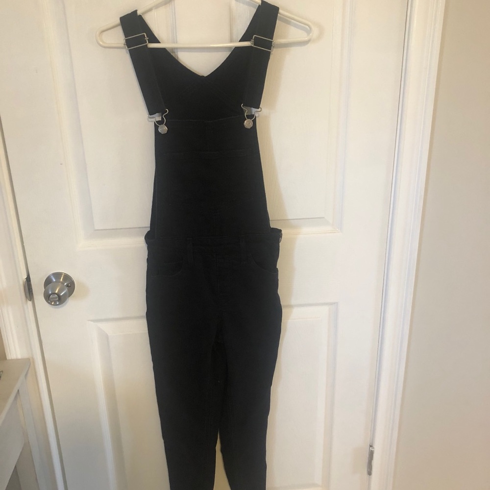 Levi’s high rise black overalls